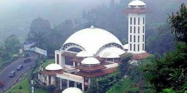 Prakiraan Cuaca Cisarua Puncak Bogor Besok Sabtu 19 Agustus 2023, Puncak Hujan Sedang Hingga Ringan