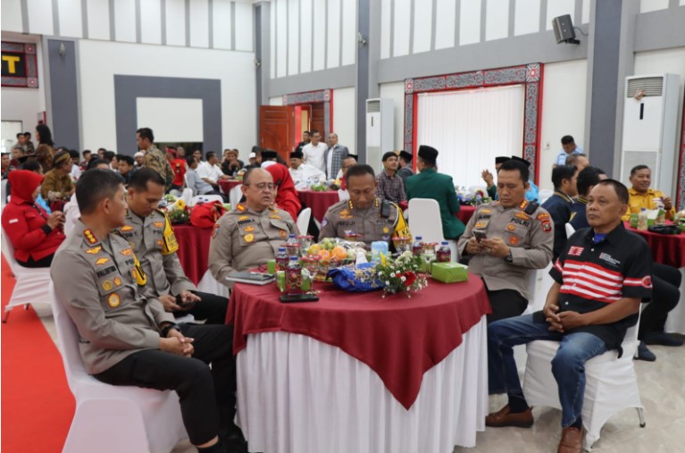 Kapolrestabes Medan Hadiri Deklarasi Pemilu Damai Tahun 2024 di Polda Sumut   