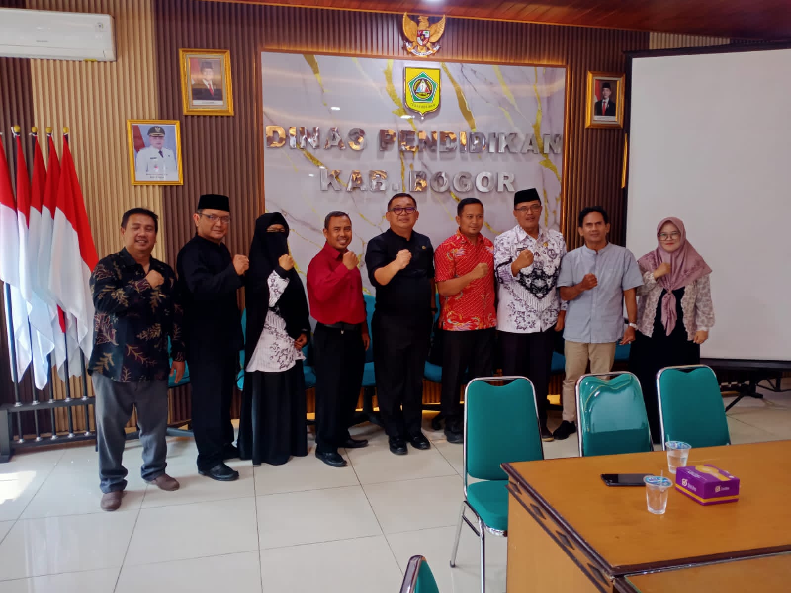 Audiensi ASN, PGRI, dan Disdik Bogor Janjikan Evaluasi Tunjangan hingga Gaji PPPK