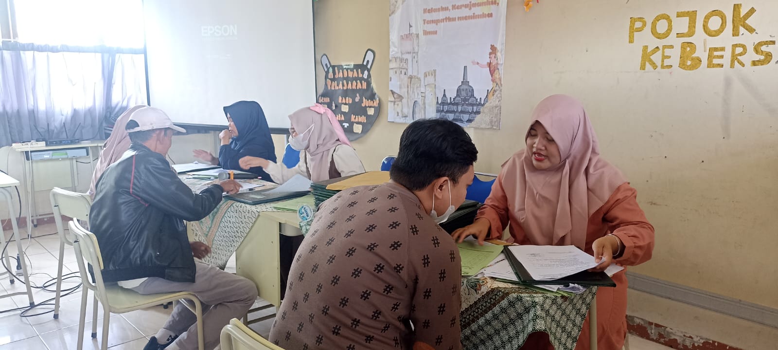 SMK Bina Sejahtera 3  Bagikan Raport, Ini Pesan Kepala Sekolah