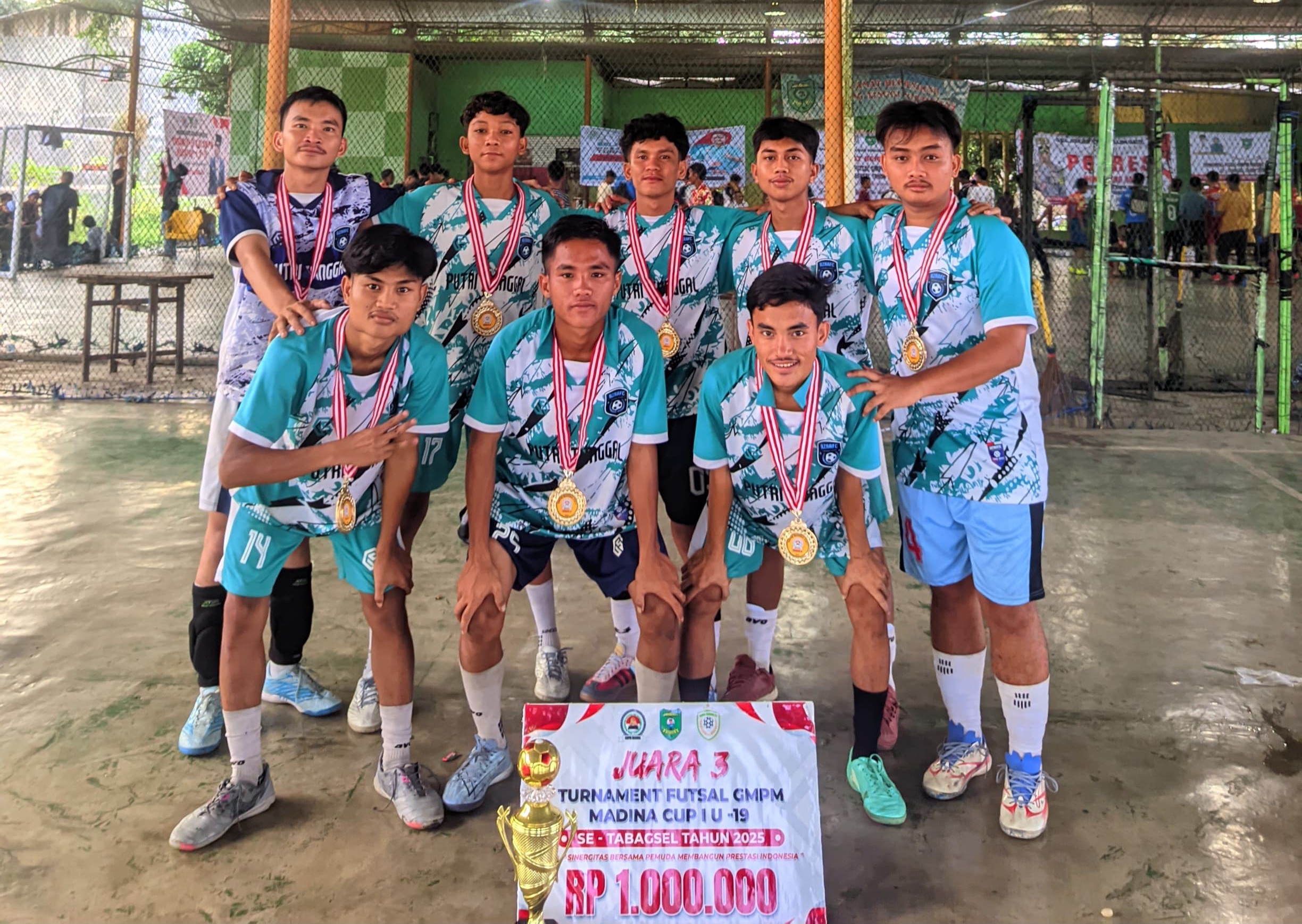 Siswa Pantai Barat Mandailing Natal Sabet Juara 3 di Turnamen Futsal GMPM Cup 1 Se-TABAGSEL