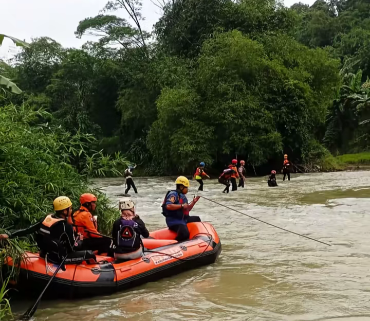Seorang Pemuda di Desa Lulut Dilaporkan Hilang Setelah Diduga Hanyut di Sungai Cileungsi