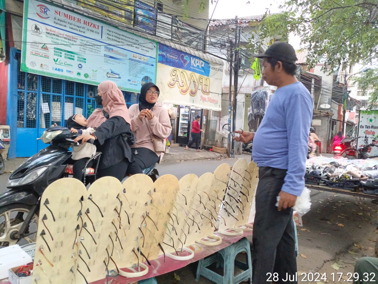 Yal Amri: Dari Solok ke Jakarta Usaha Niaga Kacamata Lebih Fokus Saya Kerjakan