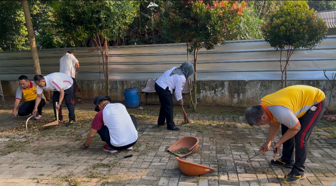 Polresta Tangerang Gelar Bakti Religi di Pura Bhuwana Raksati dalam Rangka Hari Bhayangkara ke-79