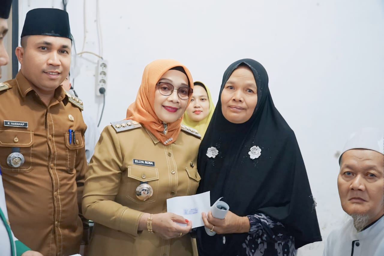 Plt Bupati Labuhanbatu Bersama Baznas Salurkan Zakat di Kecamatan Bilah Hilir