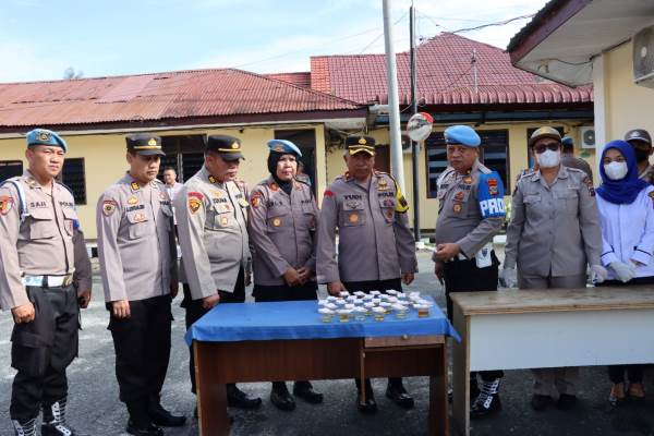 29 Personel Polres Siantar Jalani Pemeriksaan Tes Urin