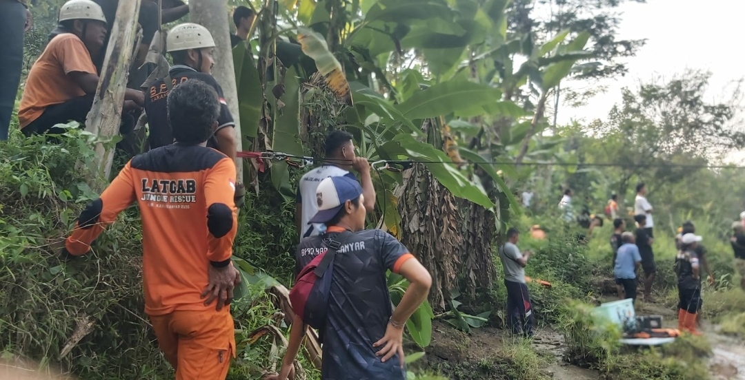 Tiga Anak Terjebak Banjir Bandang Saat Memancing di Sungai Gembong Karanganyar, Berhasil Dievakuasi Selamat