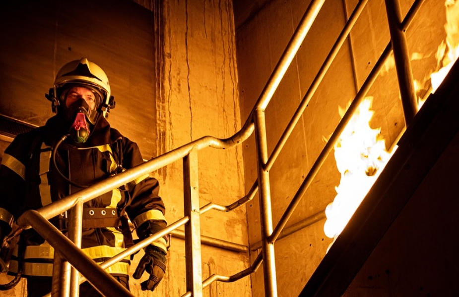 Kebakaran Lift di Rumah Sakit EMC Pulomas Diduga Akibat Percikan Api Pengelesan