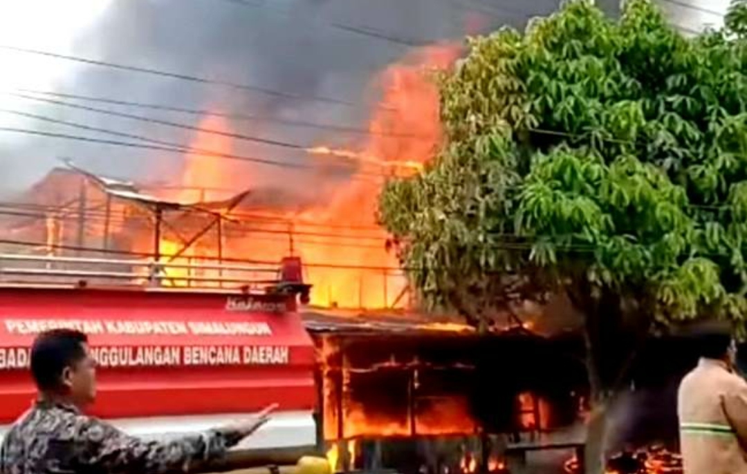 Rumah Sekaligus Bengkel Terbakar, 3 Sepeda Motor Hangus, Polres Simalungun Amankan Lokasi