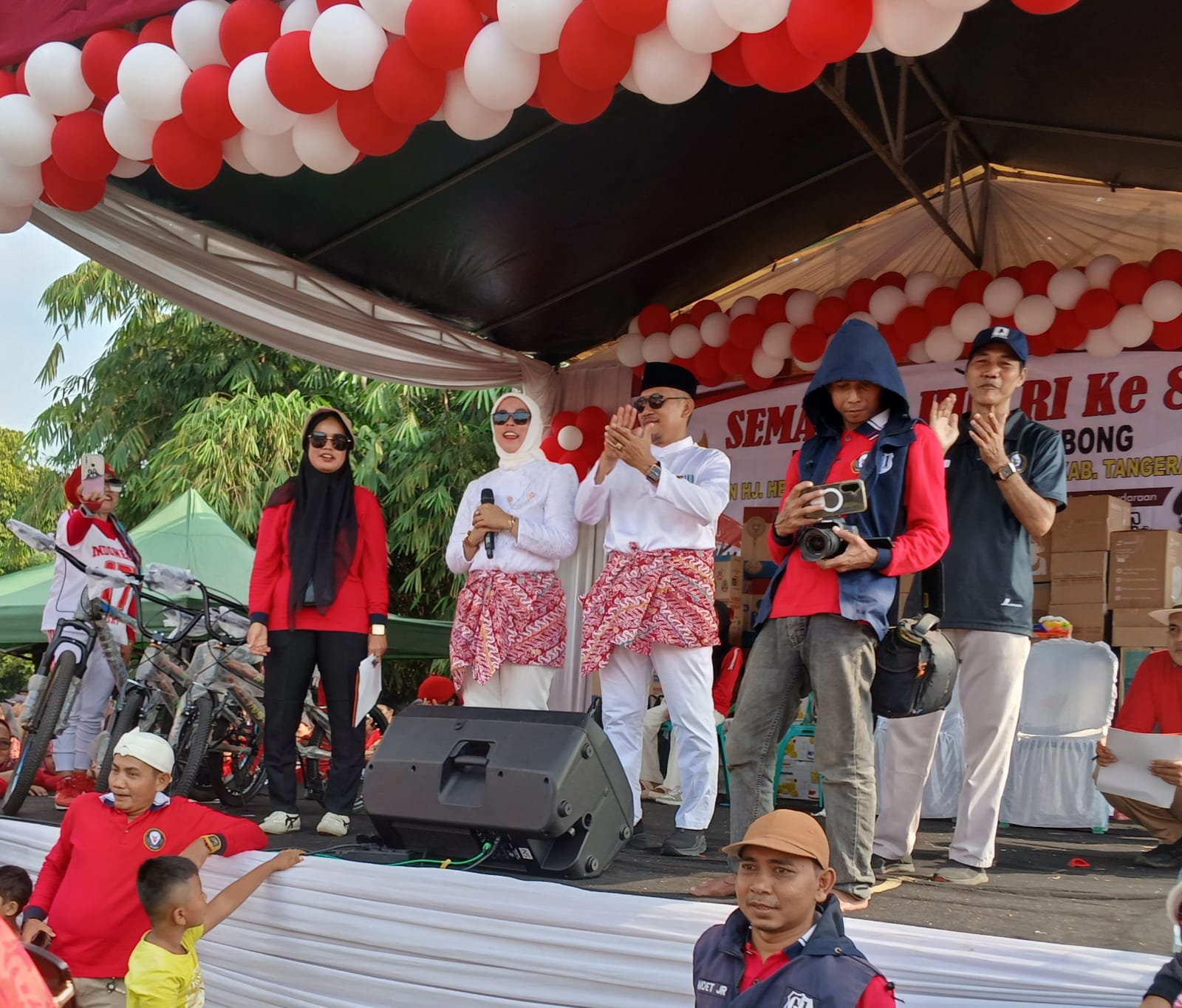 Kades Gembong dan Dewan dari Partai Golkar Hadir di Karnaval di Lapangan Bukit Jalil Nagrak Gembong