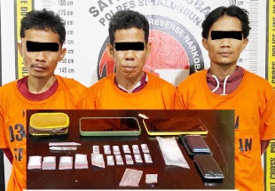 Lagi Asik Pesta Sabu, Tiga Pria Digerebek Polsek Perdagangan