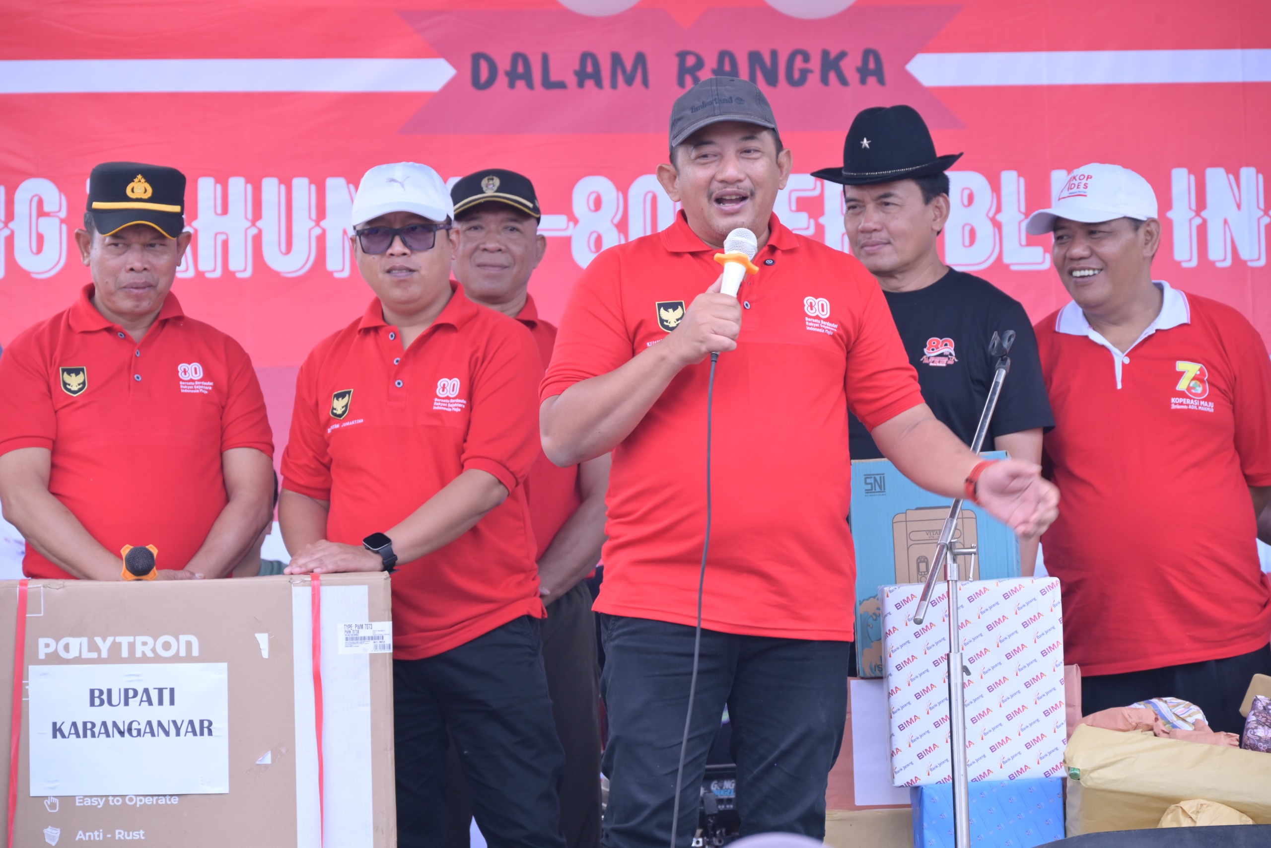 Bupati dan Wakil Bupati Karanganyar Hadiri Jalan Sehat Masyarakat Jumantono