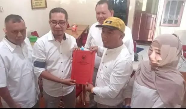 Kader Partai Golkar Aan Shopuanuddin Mendaftarkan Sebagai Balon Wabub Dari Partai PDI Perjuangan