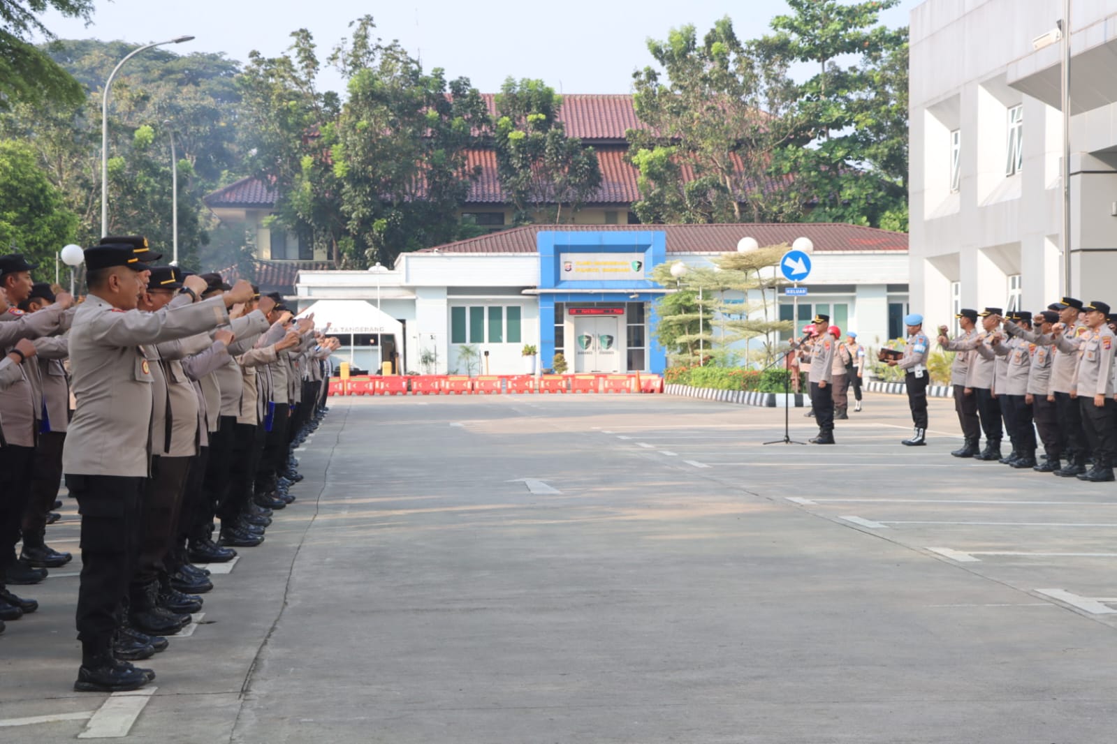 Wakapolresta Tangerang Pimpin Apel Pagi, Tekankan Kedisiplinan dalam Pelayanan Publik