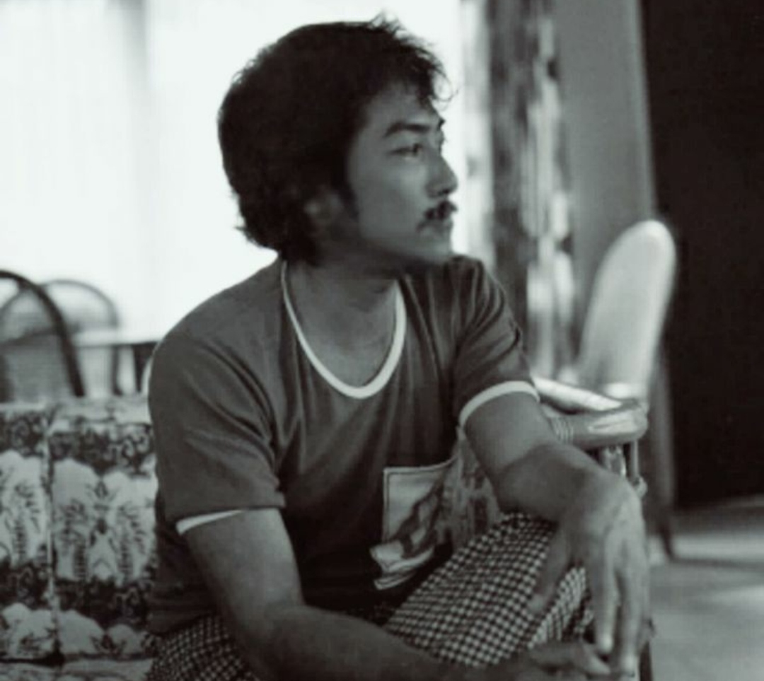 Tonny Koeswoyo, Menulis dengan Nada Mengabadikan Zaman