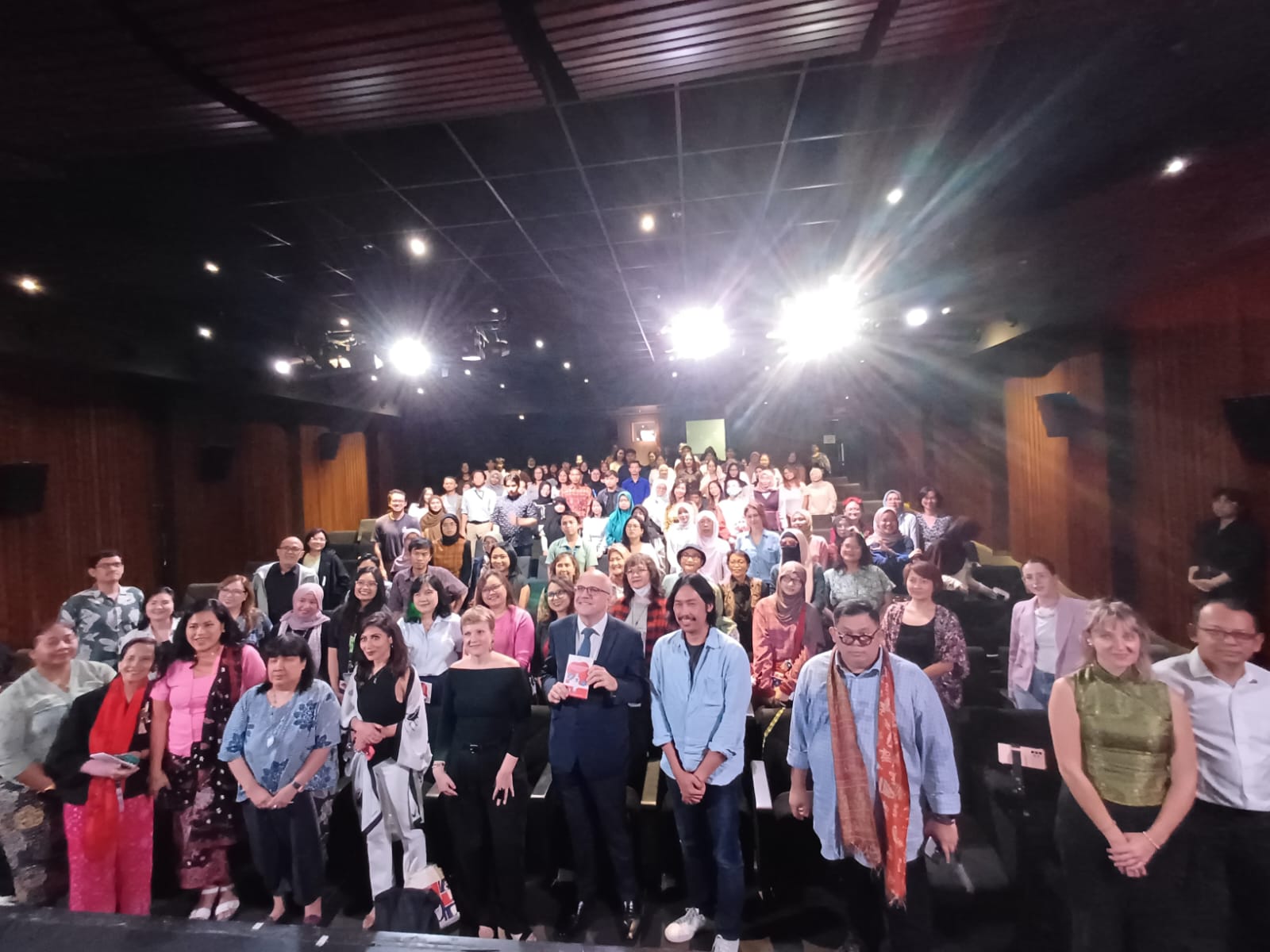 “Par les mots – Lewat Kata-kata”, IFI Rayakan Persahabatan Prancis–Indonesia Lewat Sastra