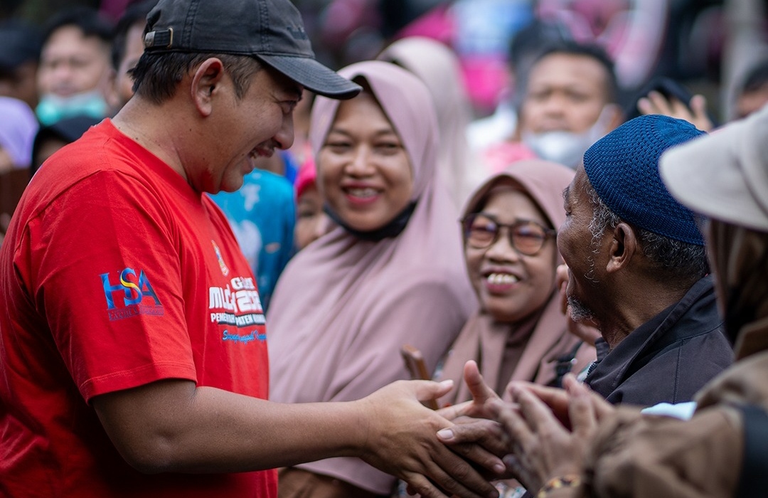 Bupati Karanganyar Lepas 16 Armada Bus Mudik Gratis “Sesarengan Wangsul Karanganyar” di TMII