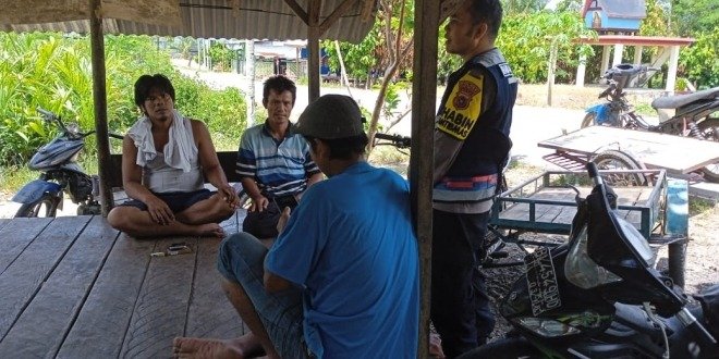 Bhabinkamtibmas Melaksanakan Sambang Warga di Wilayah Hukum Polsek Babul Makmur