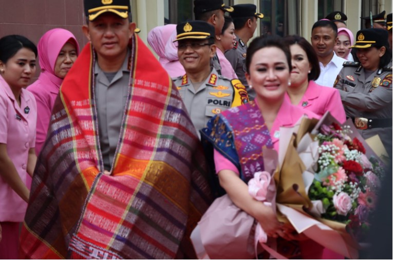 Kombes Pol Teddy Marbun Pimpin Penyambutan, Laporan dan Parade