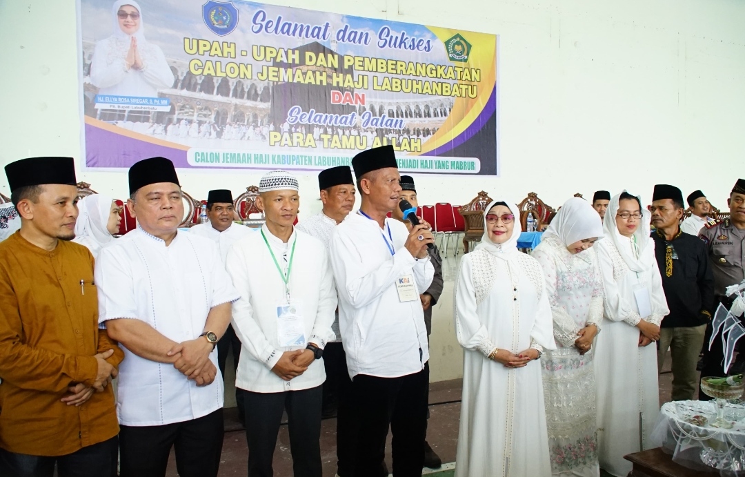 Agama Dr.H. Asbin Pasaribu, dan tamu undangan lainnya