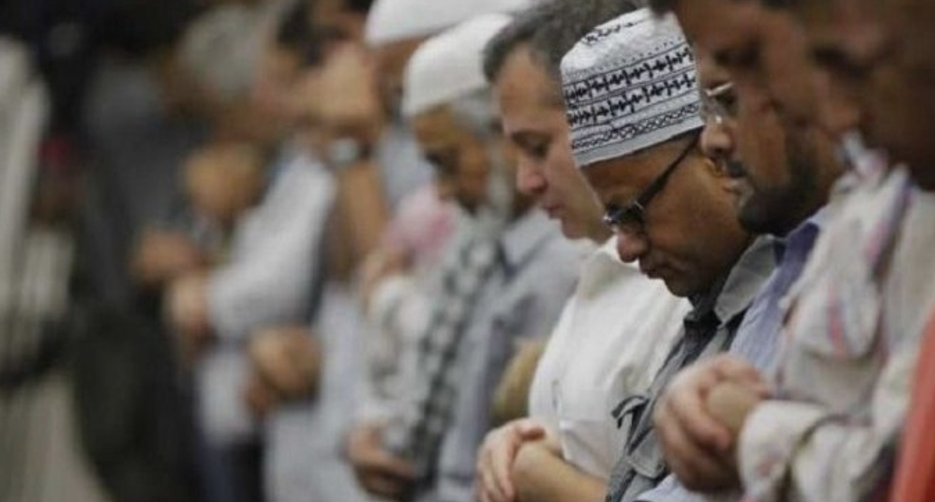 Simak Tata Cara Shalat Idulfitri yang Benar  Mulai dari Niat hingga Takbir Tambahan   