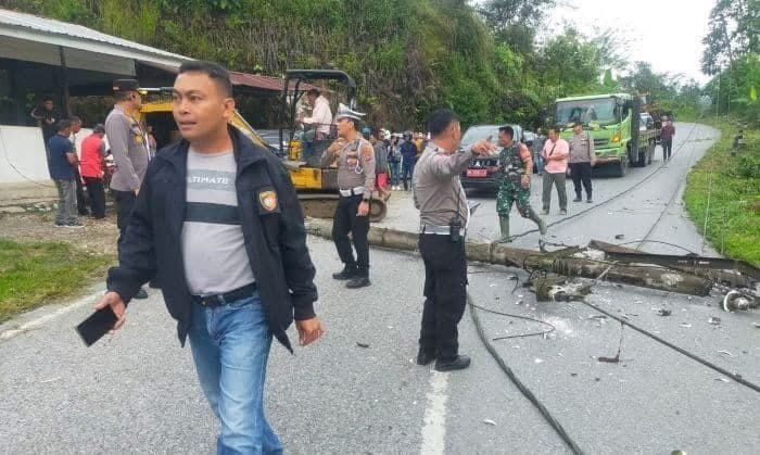 Gempa di Tapanuli Utara Mengakibatkan Longsor dan Akses Jalan Lintas Tarutung-Sipirok Terputus