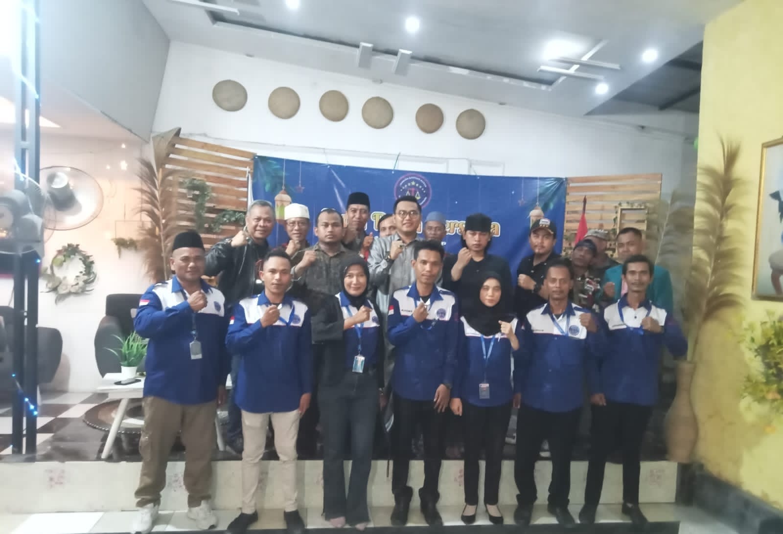 LBH BSN Gelar Kegiatan Buka Puasa  Bersama dan Penyerahan SK LBH BSN DPC Kabupaten Serang