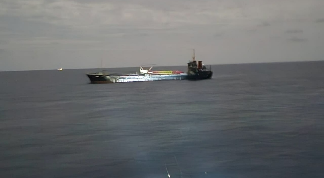 Bakamla RI Bergerak Cepat Tangani Insiden Kapal Terbakar di Natuna