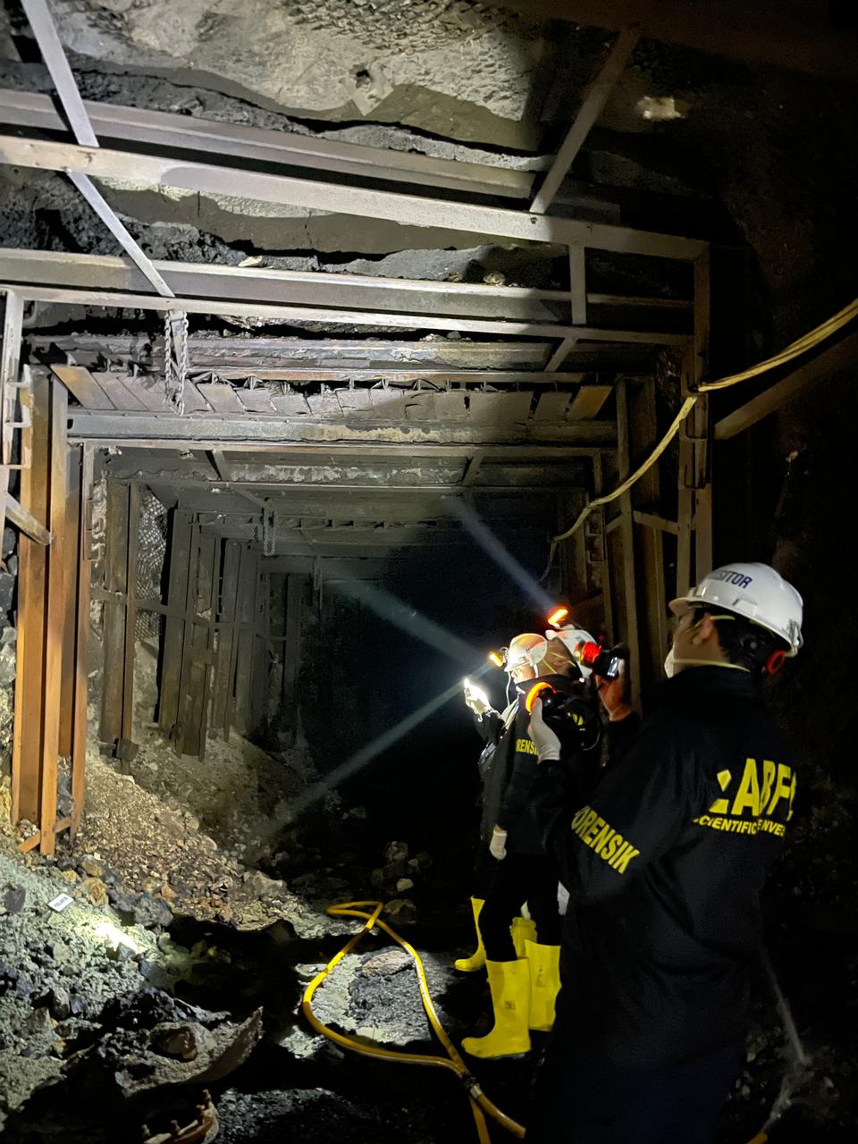 Puslabfor Bareskrim Olah TKP Kebakaran dan Insiden Asap di Underground Tambang Pongkor