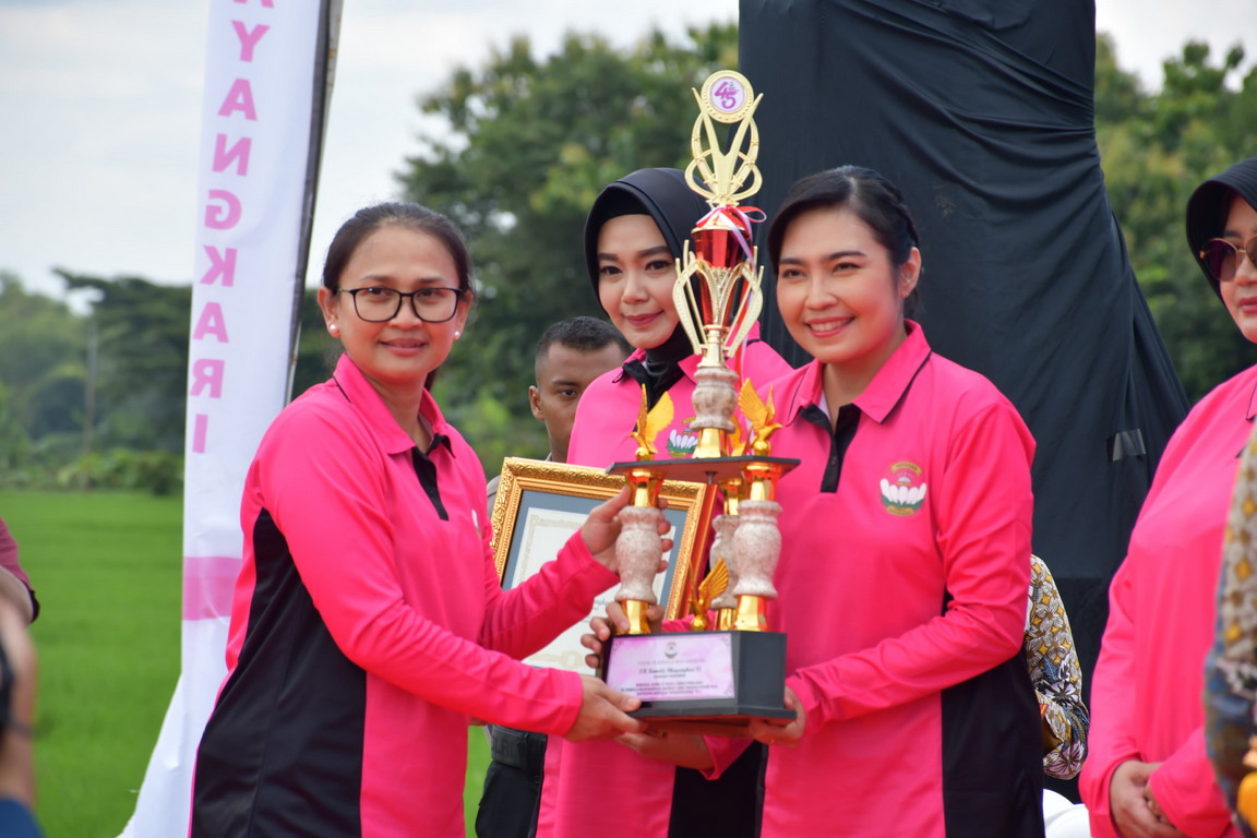 Ketum Bhayangkari Ny Juliati Sigit Prabowo Mulai Pembangunan Gedung Baru SMP Kemala Bhayangkari di Karanganyar