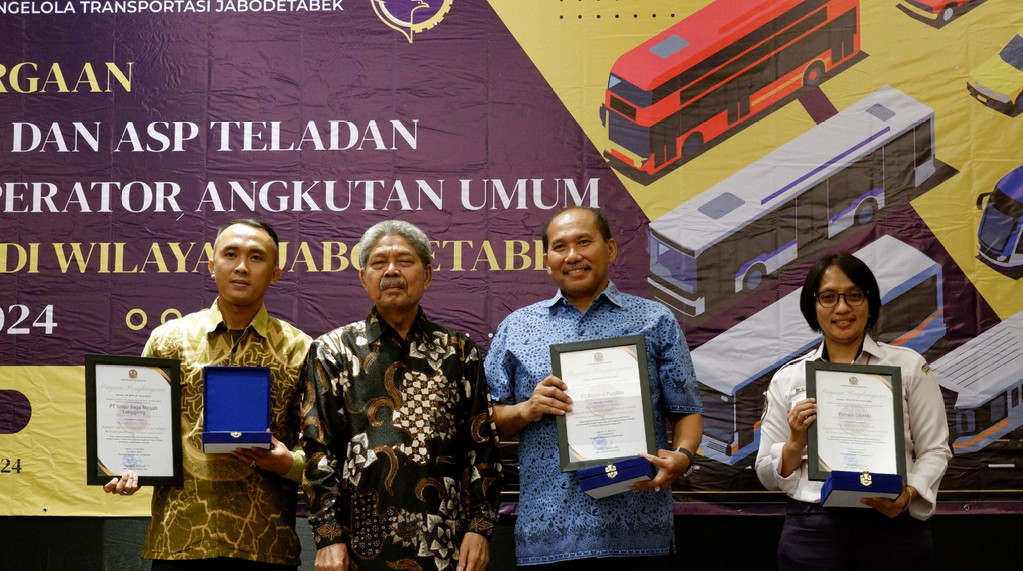 BPTJ Beri Penghargaan Pramudi, Masinis, dan Operator Angkutan Umum Terbaik di Wilayah Jabodetabek Tahun 2024