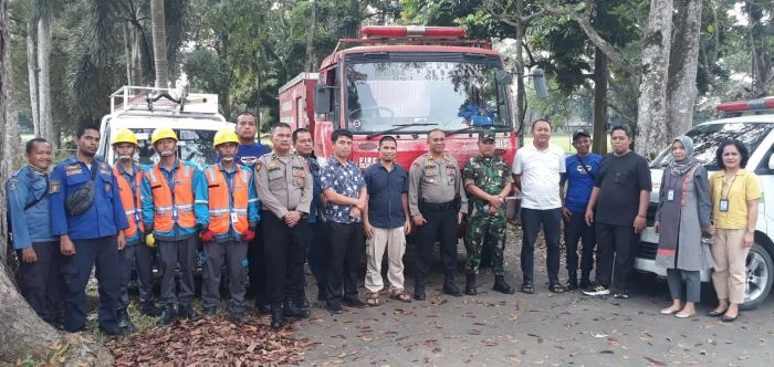 Mobil Damkar Disiagakan di Lokasi Hitung Suara Kecamatan Tanjung Morawa