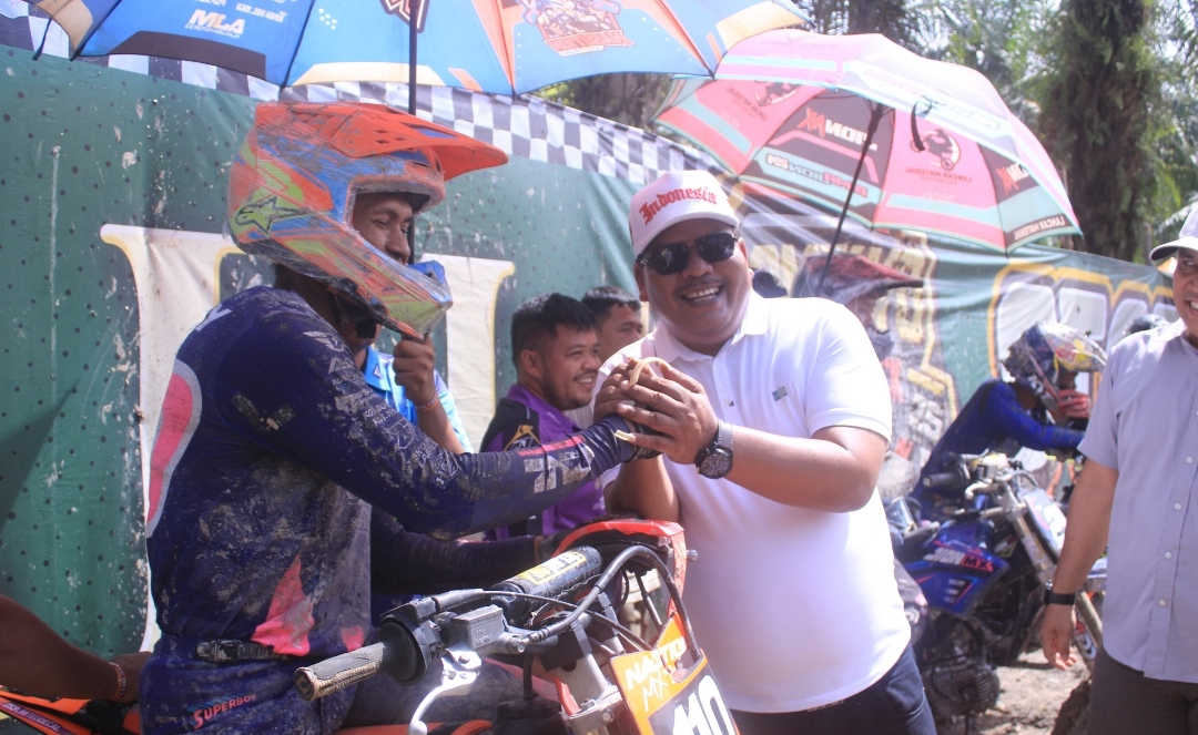 Wabup Pimpin Pelepasan Final Super Grasstrack Championship 2025 Piala Bupati Labuhanbatu