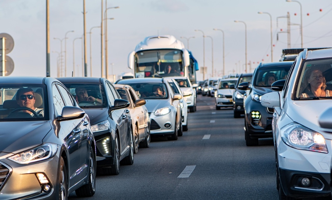 Jalur Nagreg Terlihat Padat Pada H-2 Arus Mudik, Volume Kendaraan Terpantau Padat