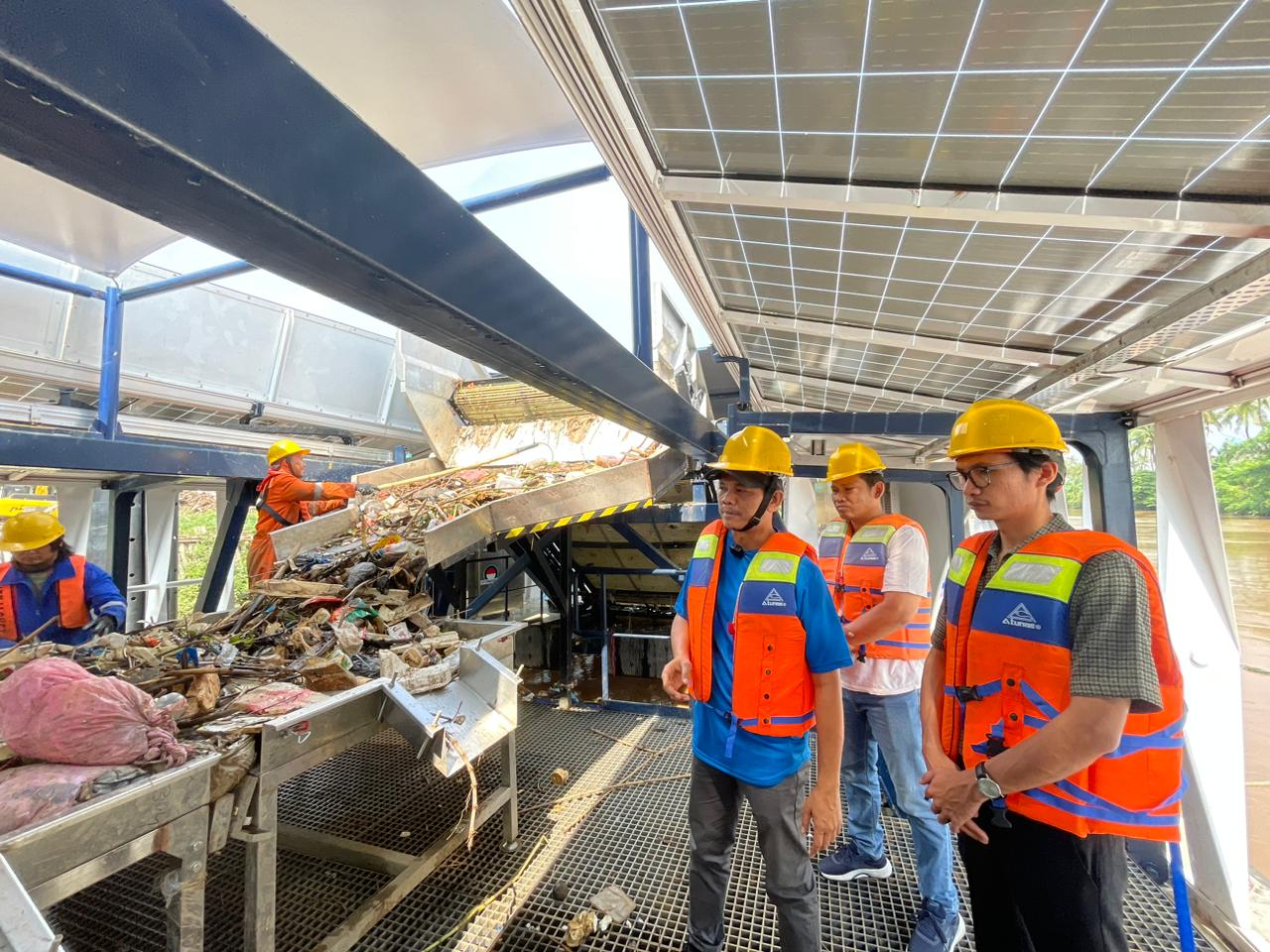 Inovasi dan Kolaborasi Lintas Wilayah, DLHK Tangerang Tangkal 15 Ton Sampah Sungai Masuk ke Laut