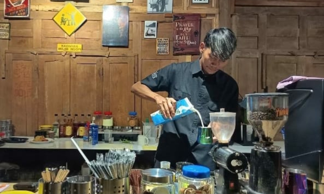 Resto dan Cafe Dadap Serep, Ruang Jeda Bernuansa Jawa untuk Berbuka di Karanganyar   