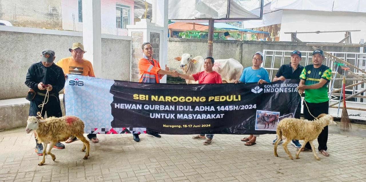 SBI Pabrik Narogong Salurkan 27 Hewan Kurban Untuk Masyarakat