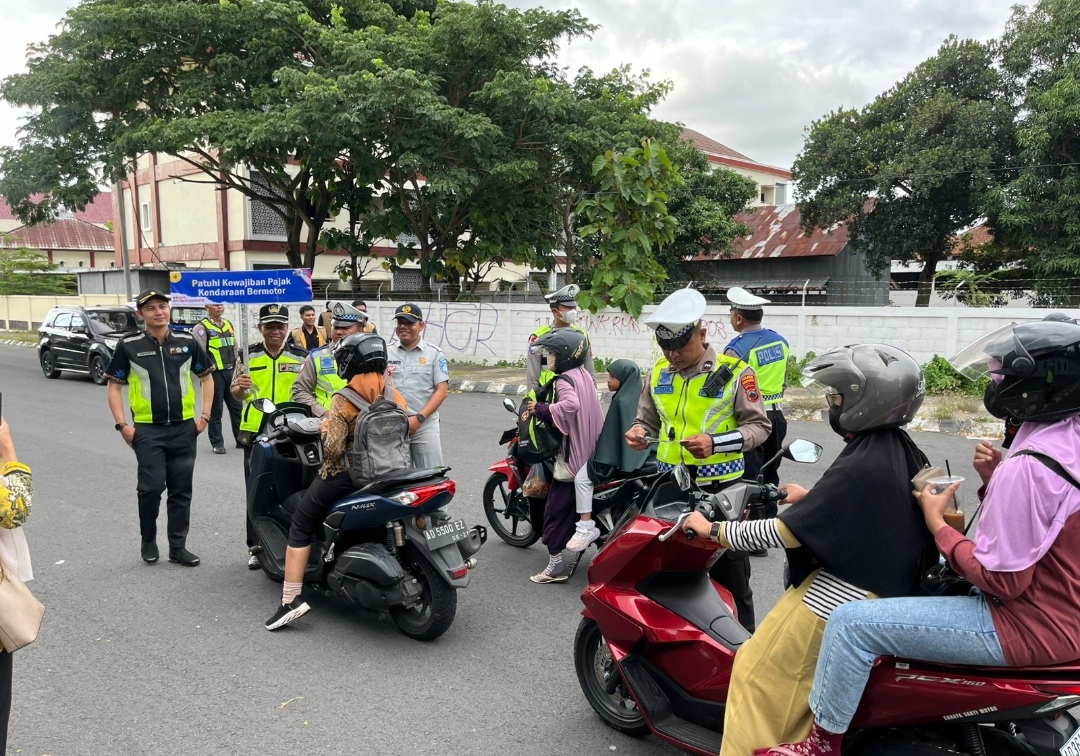 Satlantas Polres Karanganyar Gelar Sosialisasi Pembayaran Pajak Kendaraan Dalam Rangka Ops Zebra Candi 2025