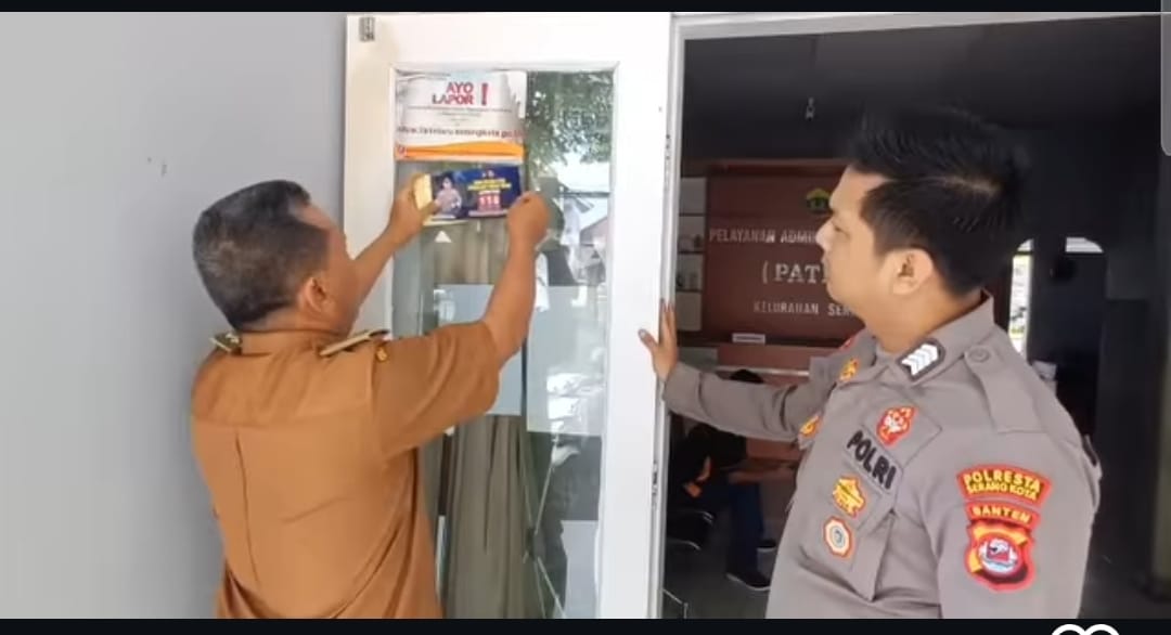 Tingkatkan Pelayanan, Polsek Serang Polresta Serkot Sosialisasi dan Pasang Stikel Layanan Call Center 110
