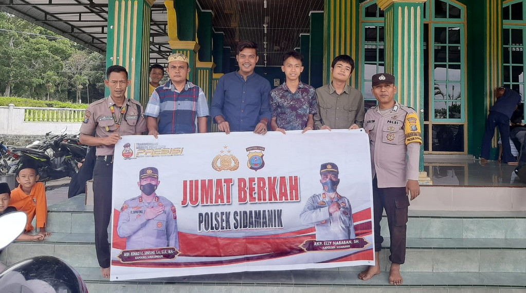 Jumat Curhat Bersama Polsek Sidamanik, Mengurai Macet dengan Dialog di Depan Mesjid Raya Nurul Islam