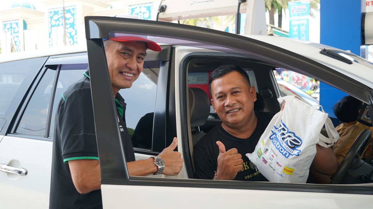 Ramaikan Musim Mudik, Pertamina Lubricants berbagi  THR Fastron kepada Para Pemudik