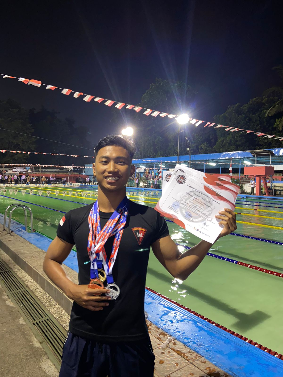 Personel Brimob Banten Raih 4 Juara Dalam Ajang Kejuaraan Shark Finswimming Open 2023 di Kota Bandung