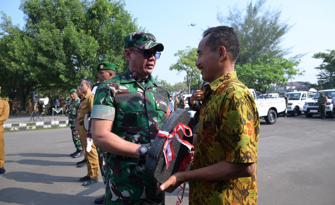 3O Kendaraan Resmi Diserahkan  Untuk Operasional Koprasi Merah Putih, Oleh Kodim 0727/Karanganyar 