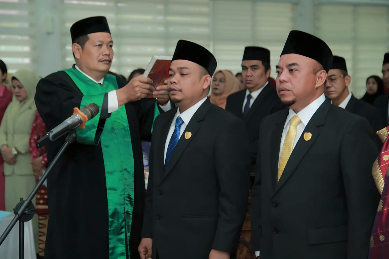 Pjs Bupati Labuhanbatu Hadiri Pengambilan Sumpah/Janji Jabatan Pimpinan DPRD Labuhanbatu Periode 2024-2029