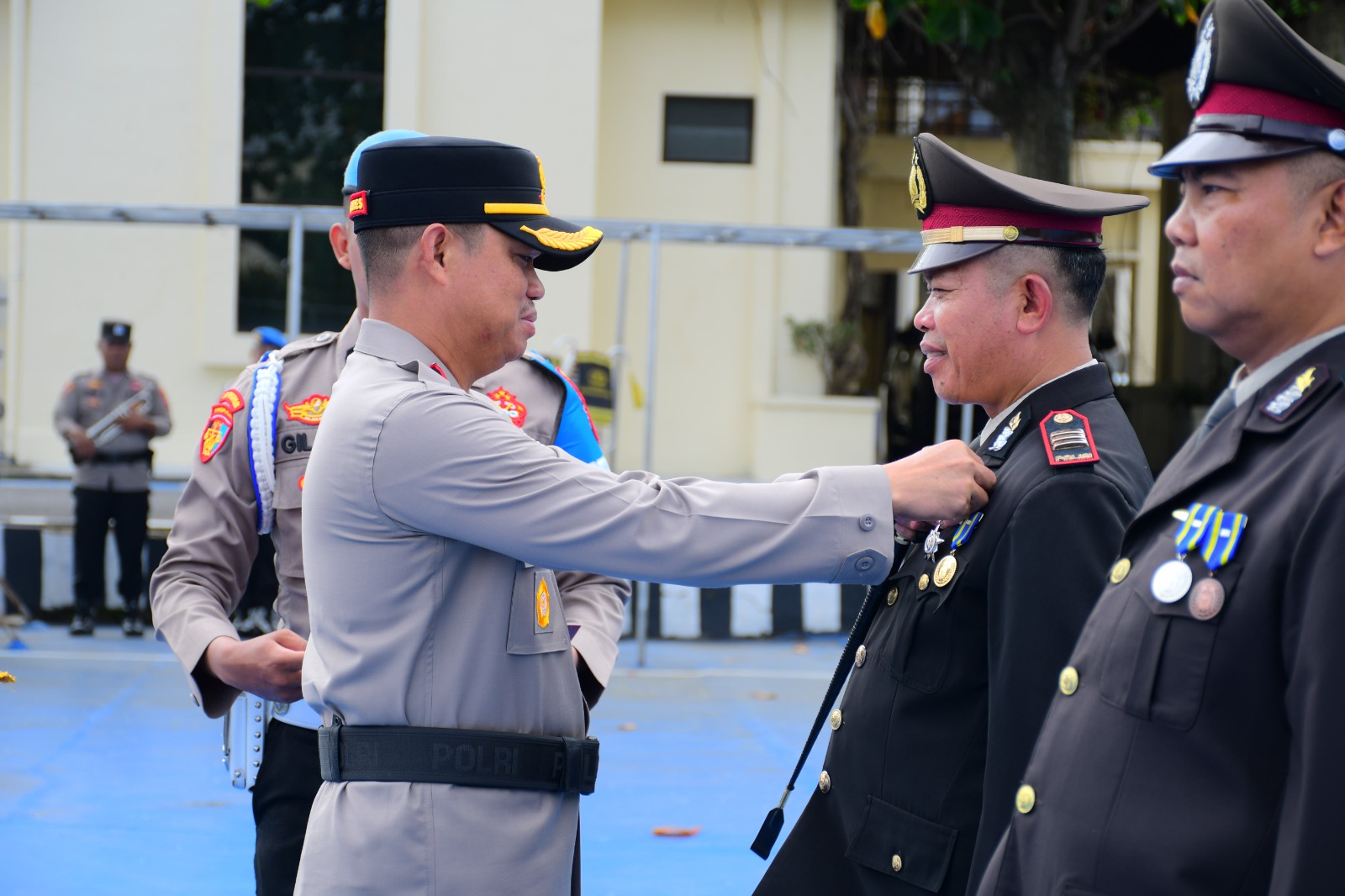 Dedikasi yang Berbuah Penghargaan, 85 Personel Polres Karanganyar Terima Tanda Kehormatan