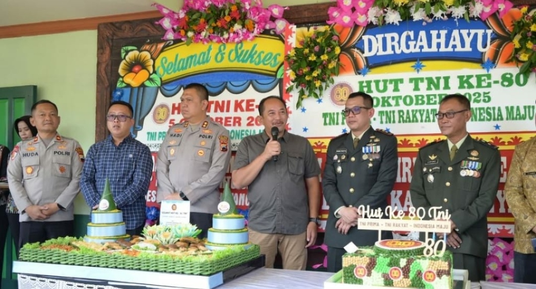 Bupati dan Wakil Bupati  Semua Forkopimda Karanganyar Beri Ucapan HUT ke-80 TNI di Makodim 0727/ Karanganyar 