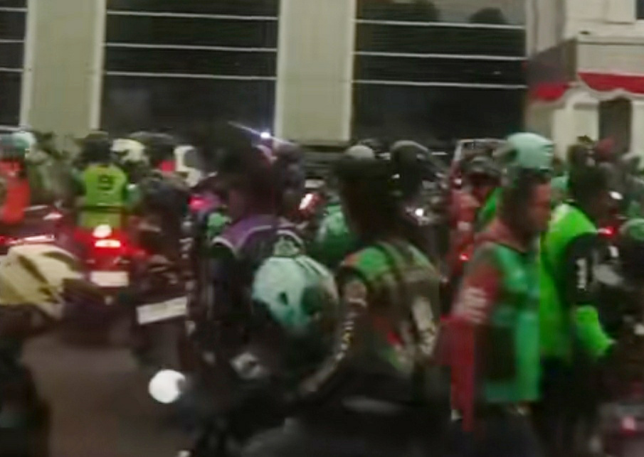 Ratusan Ojol Kepung Polres Bogor, Lalulintas Sempat Lumpuh
