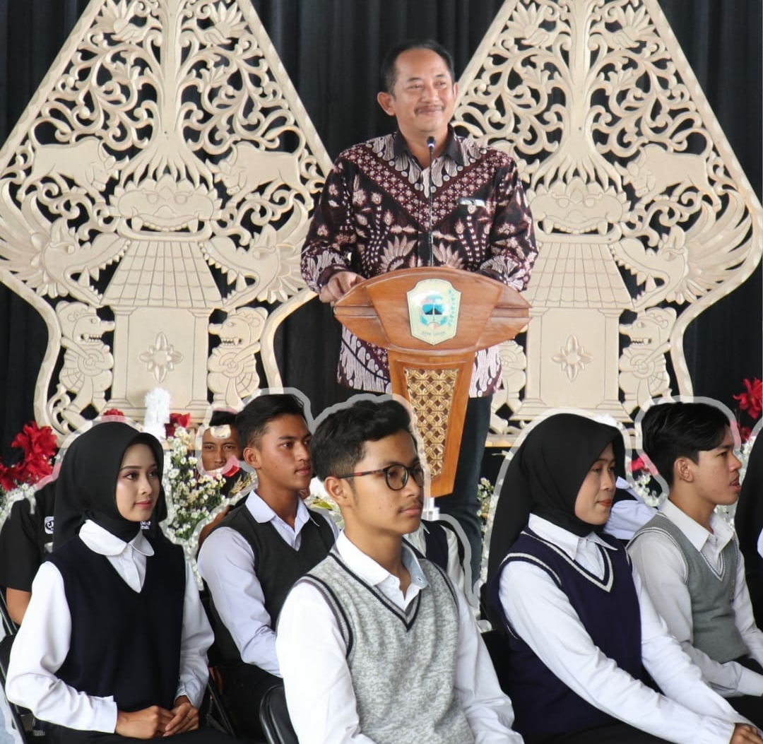 Karanganyar Kukuhkan Ayah Bunda Genre 2025 dan Lantik Forum Genre, Wujudkan Generasi Berencana  Berkualitas