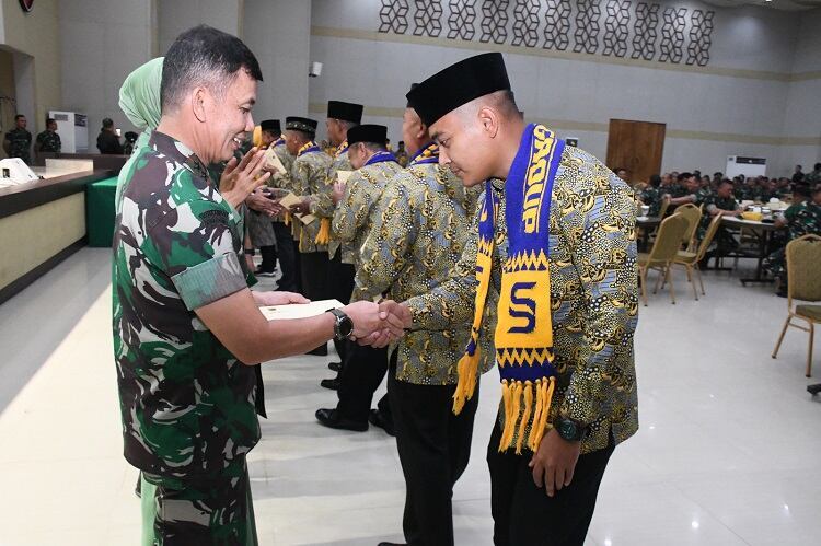 Mantap!! Pangdam I/BB Berangkatkan 47 Prajurit dan PNS Umroh