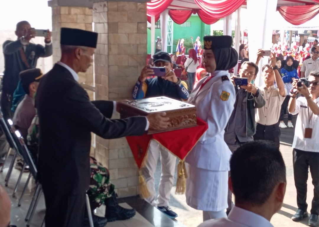 Kirab Bendera Merah Putih di Dramaga: Menguatkan Semangat Persatuan dan Kebangsaan Menuju Indonesia Maju